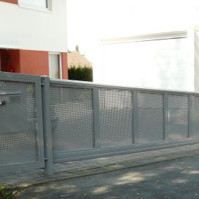Zur Seite 